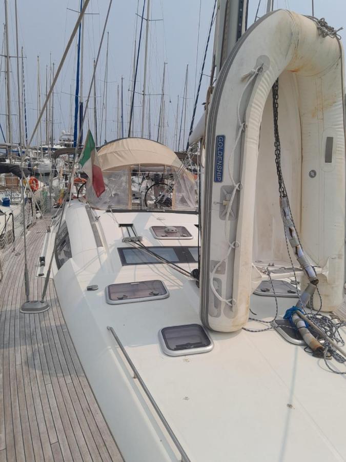 Private Room On Sailing Yacht 'Victoire' Marzamemi Exterior photo